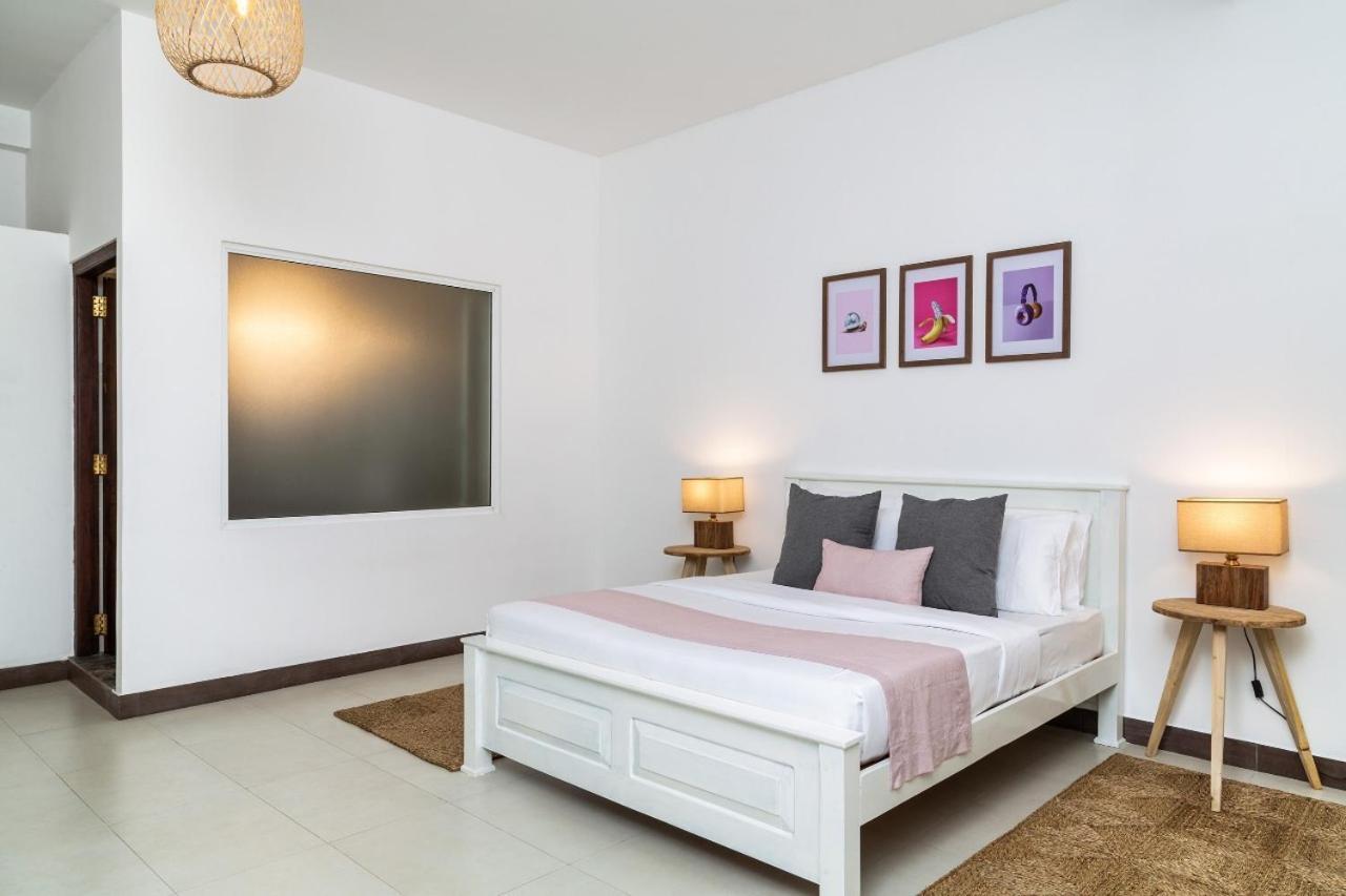 Hôtel Locale à Weligama Extérieur photo